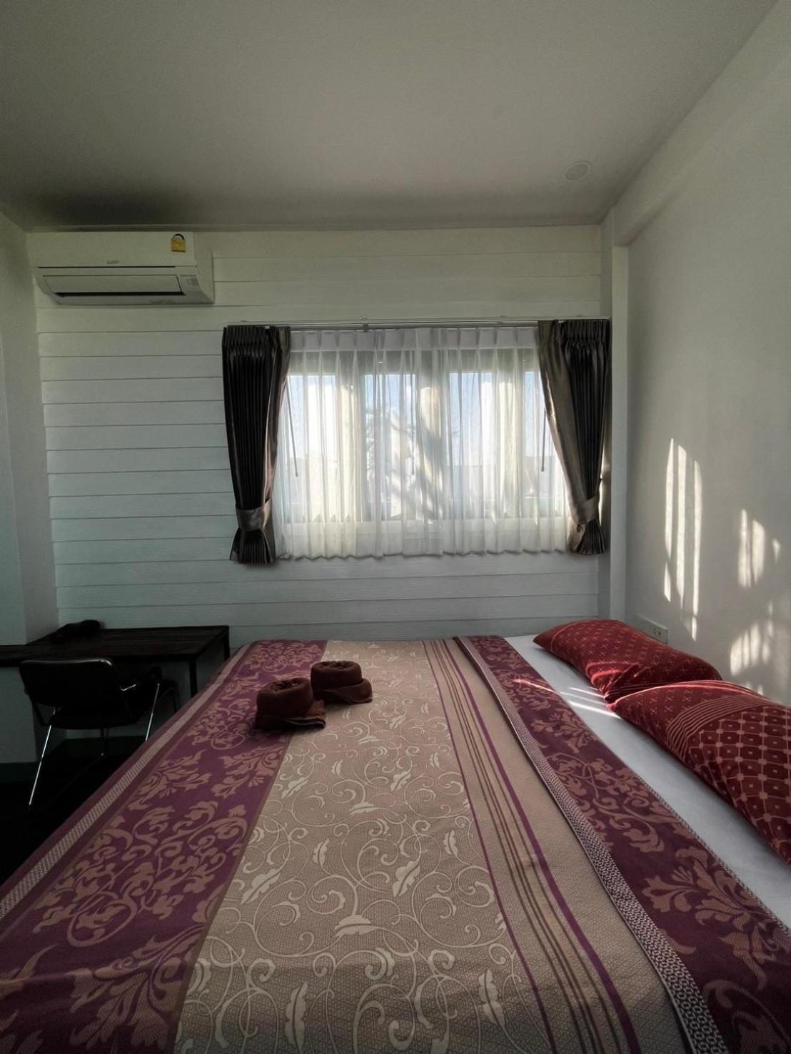 Goodmorning By Tamarind Hostel Ayutthaya Bagian luar foto